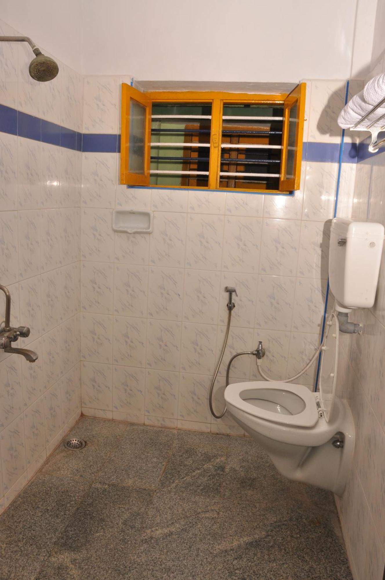 Valli Hotel Thanjavur Ngoại thất bức ảnh